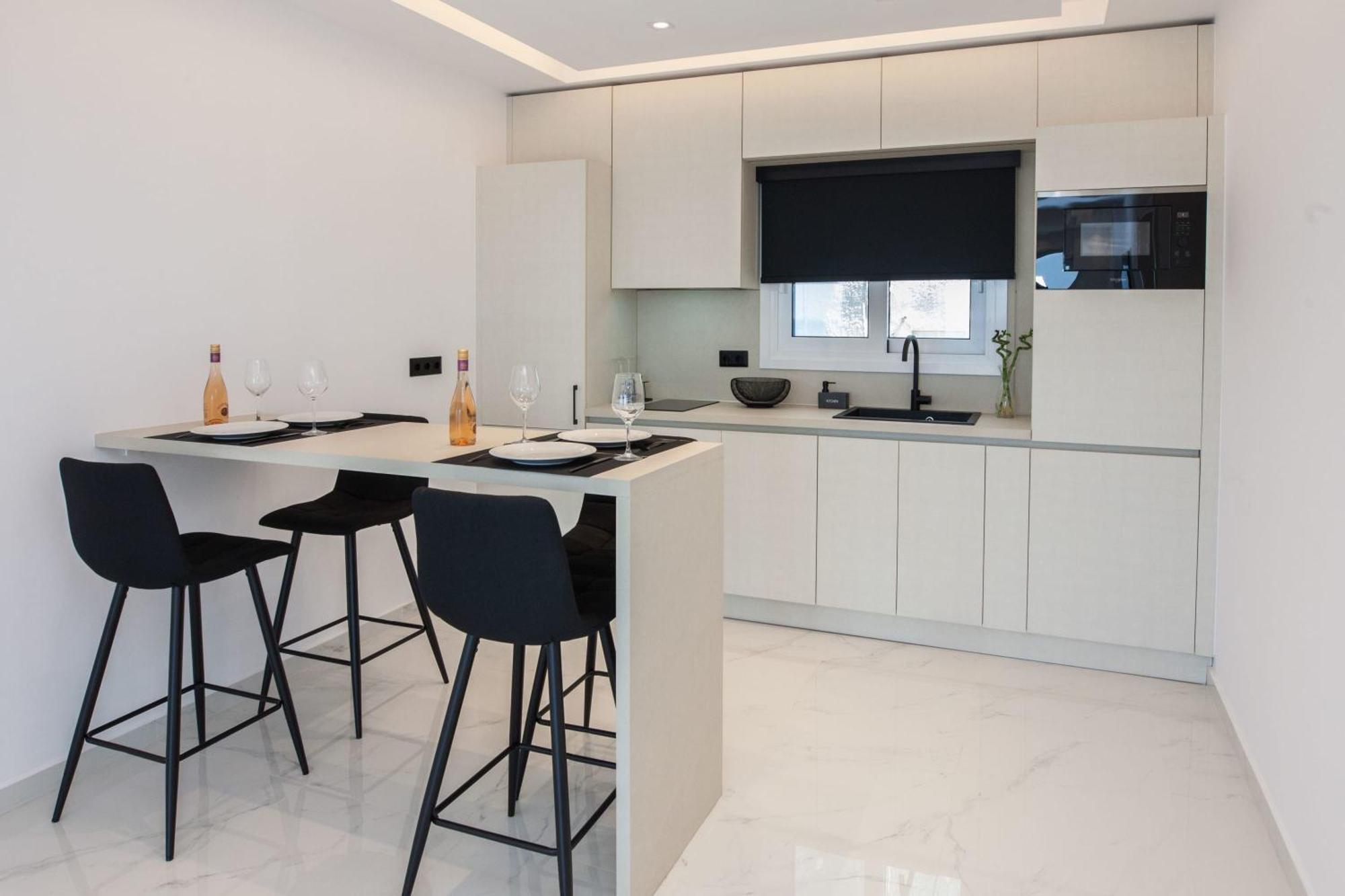 Modern Luxury Riviera Apt With Sea View